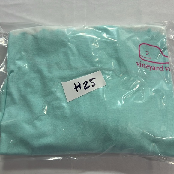 Vineyard vines size small - Picture 6 of 6
